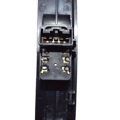 ya 4 8.8.2 The Power Window Switch is Suitable for Isuzu NPR NQR NPR-HD 8973151840 on Both Sides