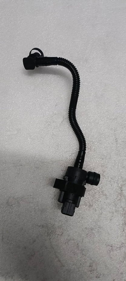ya 5 8.10 Fuel Tank Vent Valve for BMW 5 Series 13907537113