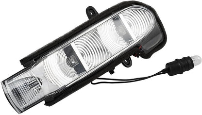 ya 11 9.14 zhengce Right turn signal light for Mercedes-Benz E320 E350 2003 2004-05 2038201421
