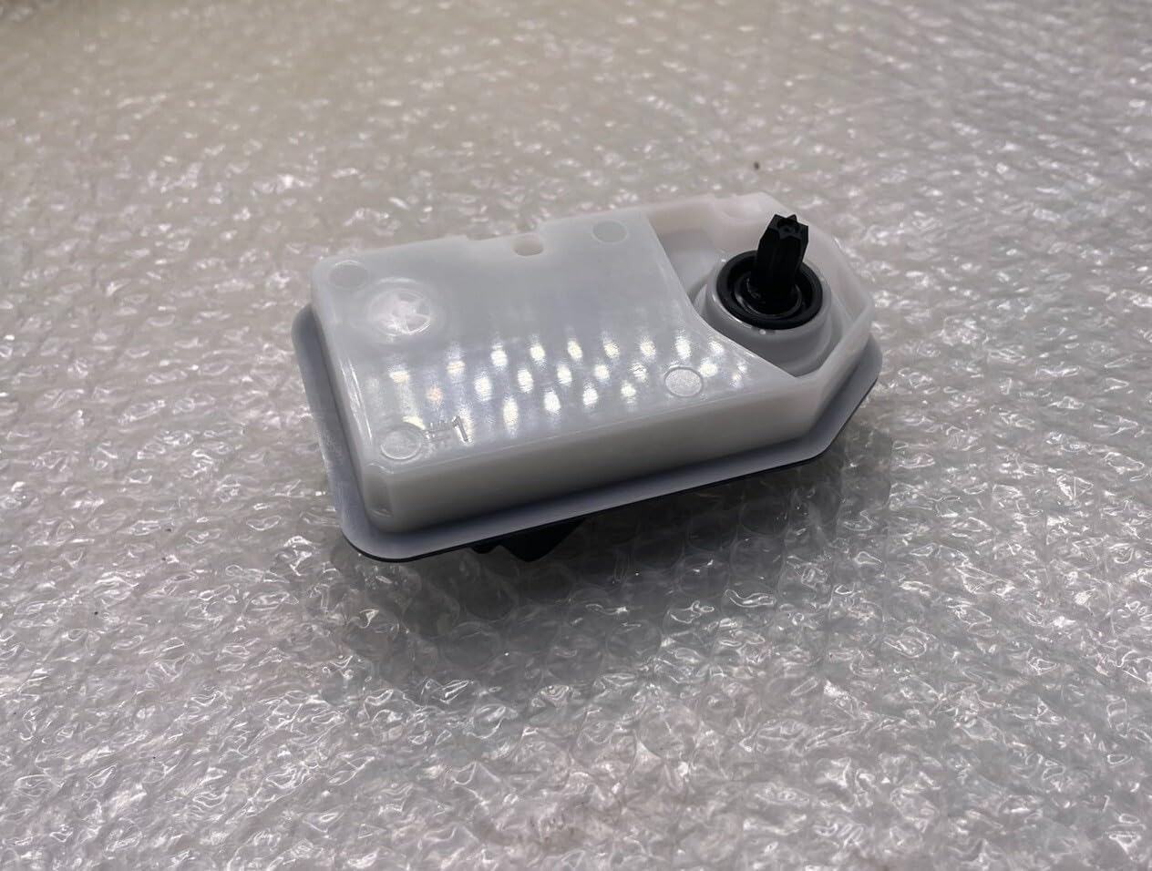 ya 5 8.10 for Toyota OE Radiator Support Air Deflector Actuator 88940-33060 for AVALON for Camry