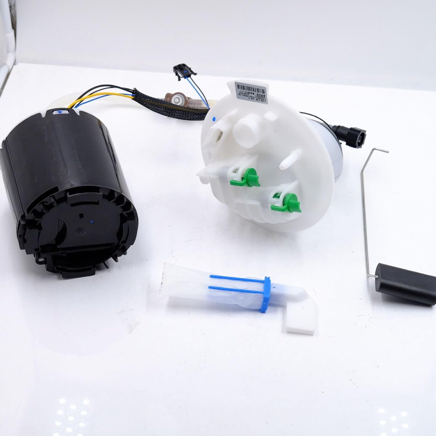 ya 5 8.10 Electric Fuel Pump Gas for Land Rover LR2 2008-2012 6Cyl 3.2L LR038601