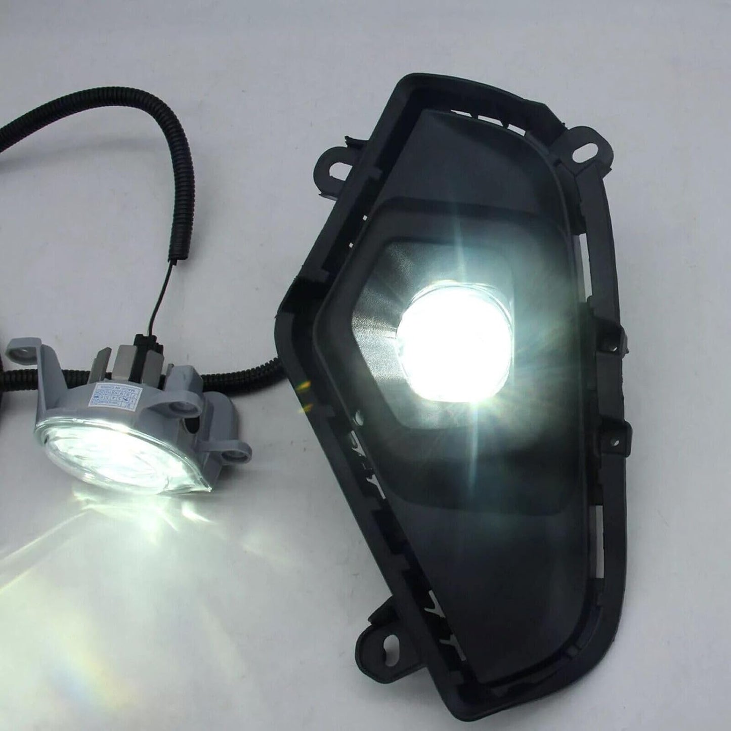 ya 2 8.15 1 pair of LED white fog lights suitable for 2019-2024 for Toyota Rav4 with wires and switches