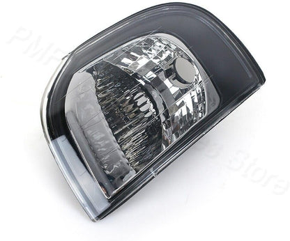 ya 2 8.15 A pair of front bumper corner lights without bulbs suitable for Volvo S80 1999 2000-2006