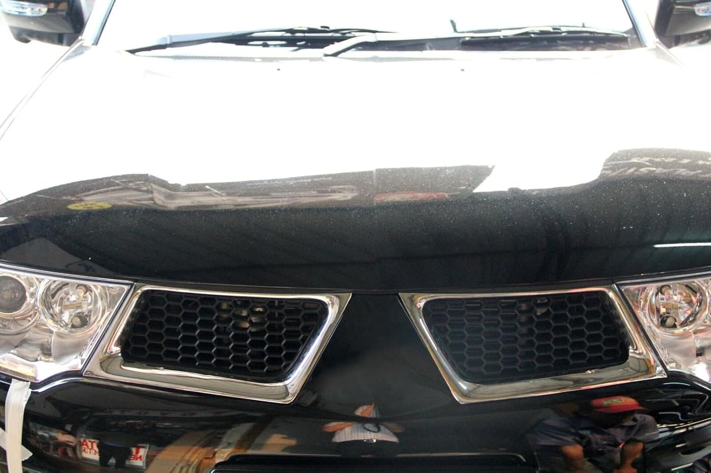 ya 2 8.15 Auto Parts Accessories Front Grill Grille Suitable for Mitsubish Montero for Pajero Sport 08-15