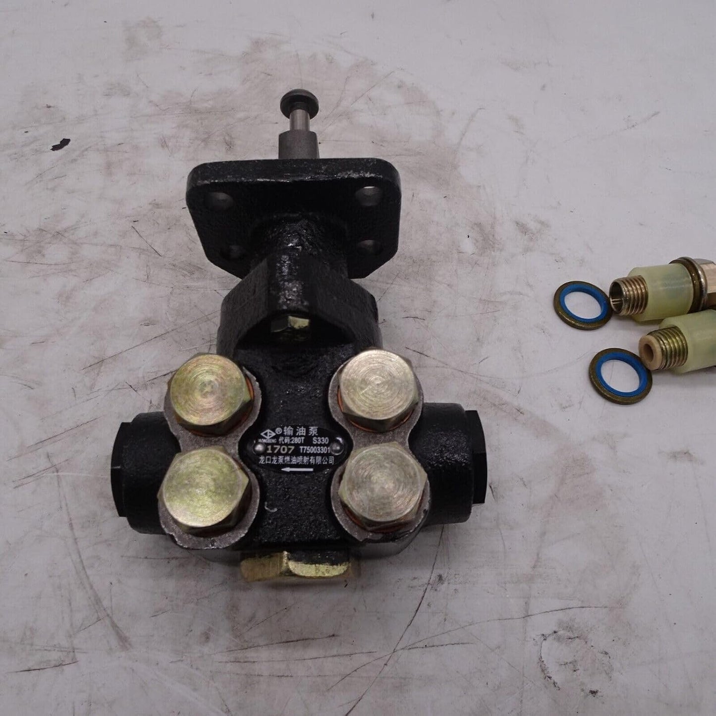 ya 5 8.10 Fuel delivery pump T75003301 Perkins