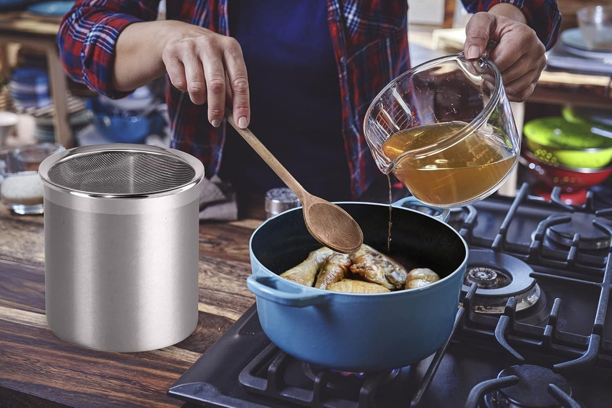 ya 14 9.20 baidi Stainless steel grease container with removable strainer and sealing lid.-1