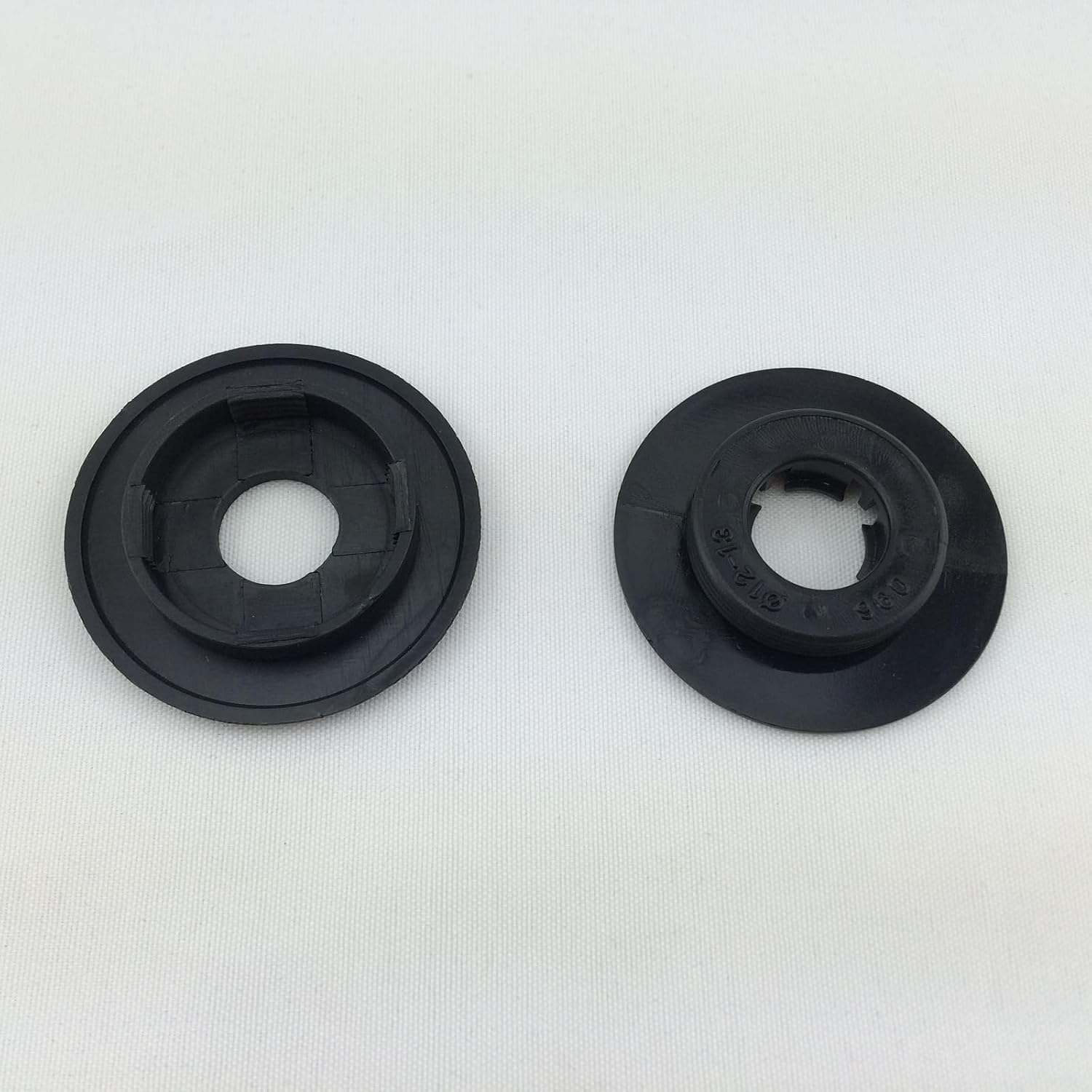 ya 4 8.10 2X Car Floor Mat Carpet Fasteners Holders Fitting Clips for Mazda
