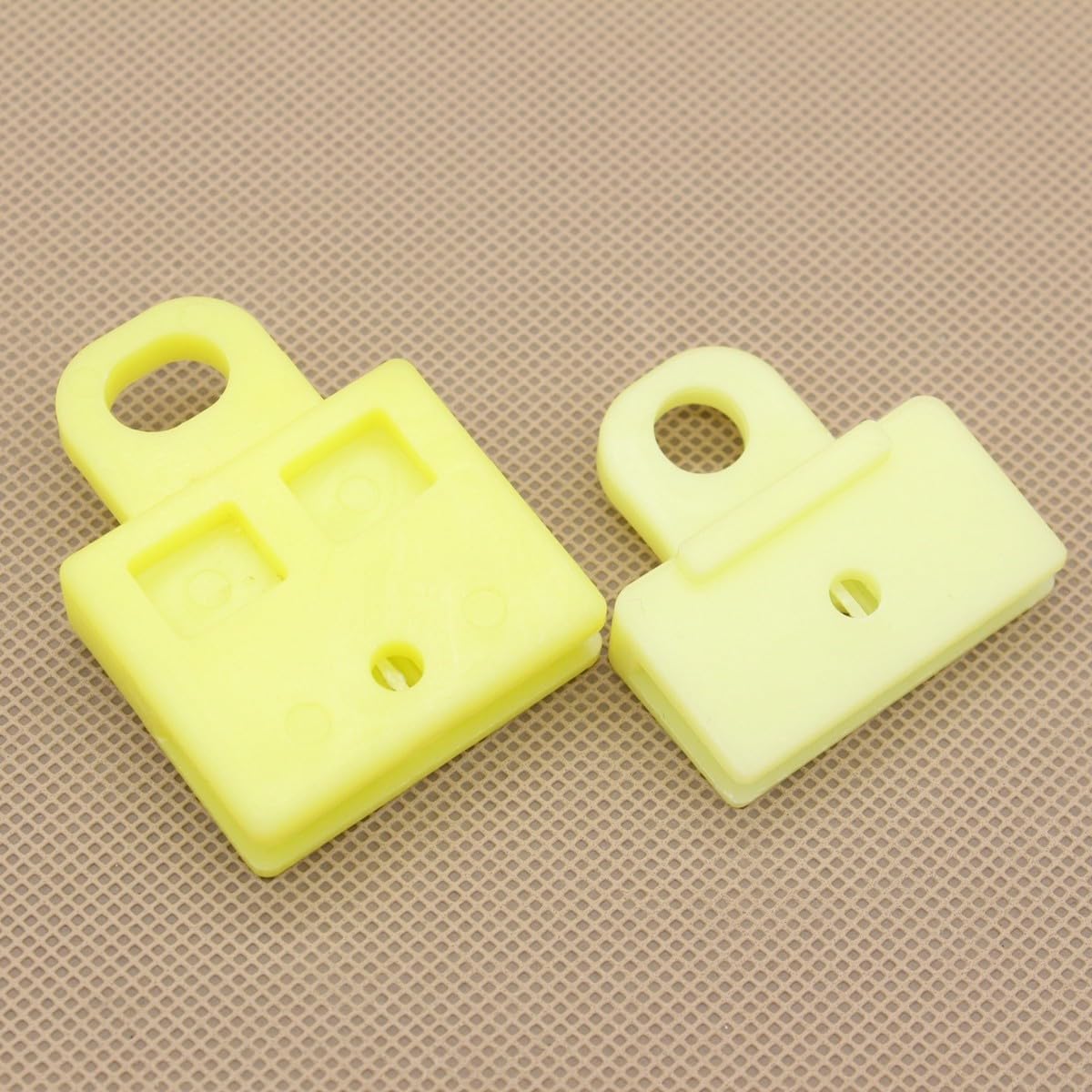 ya 4 8.8.2 2 Window Door Glass Channel Clips Power and Manual Sash Clip for Toyota for Corolla