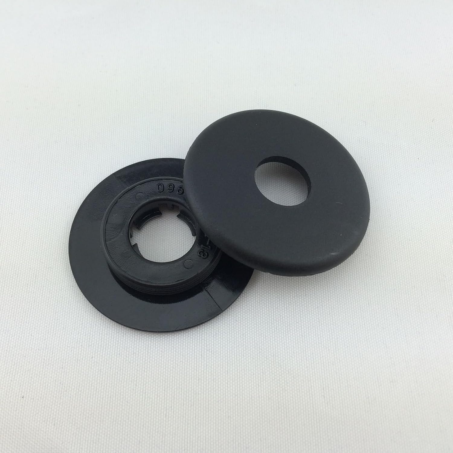 ya 4 8.10 2X Car Floor Mat Carpet Fasteners Holders Fitting Clips for Mazda