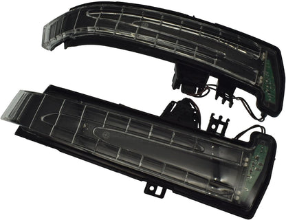 ya 13 9.15 baidi Left and right LED mirror turn signal lights are suitable for Mercedes for
