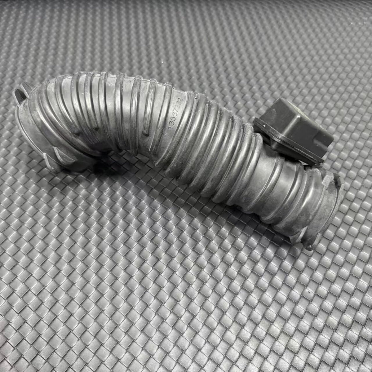 ya 10 9.16 baidi AIR Intake Hose for Chevrolet 42504966