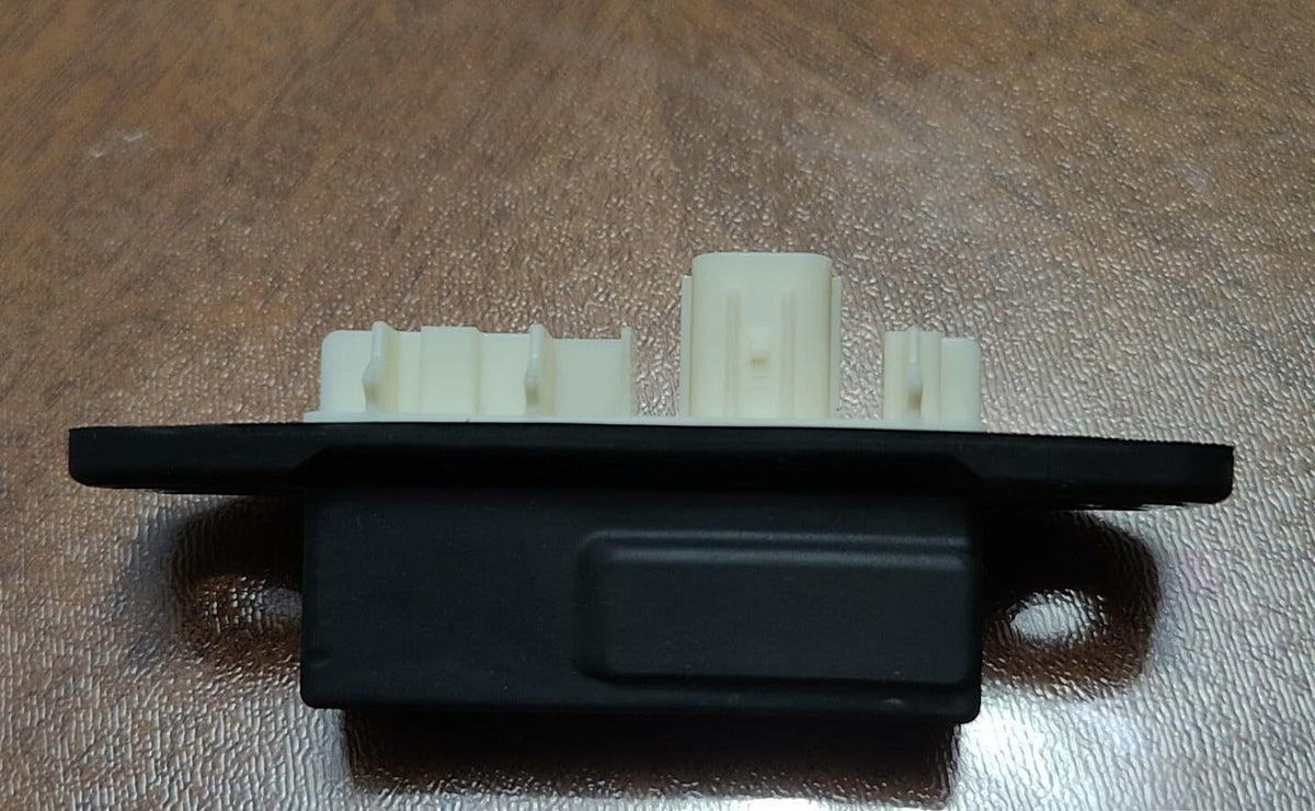 ya 4 8.8 for Toyota OE 84840-47030 Tailgate Release Switch for Yaris, Prius, RAV4