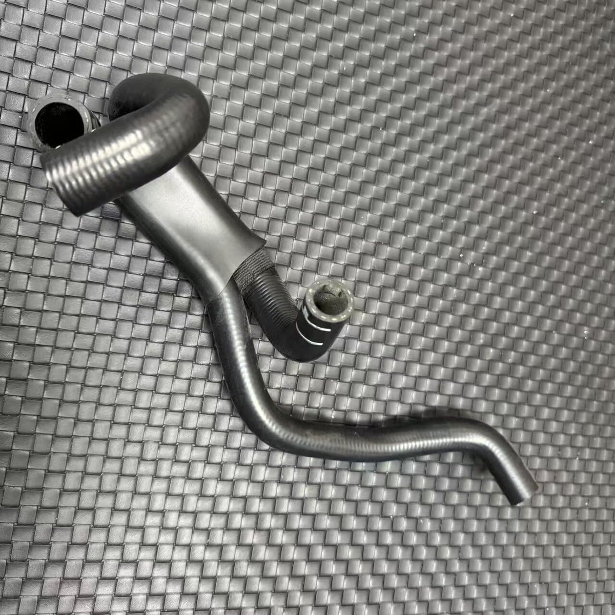 ya 11 9.14 baidi06H121057BA Engine Coolant Hose for Audi for A4 Allroad B8