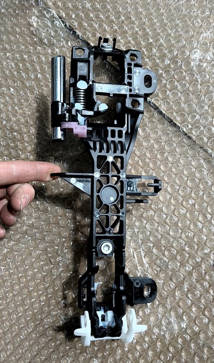 ya 2 8.15 for Toyota OE Front Door Outside Handle for Rame Sub-Assembly RH 69201-47070 for Multi