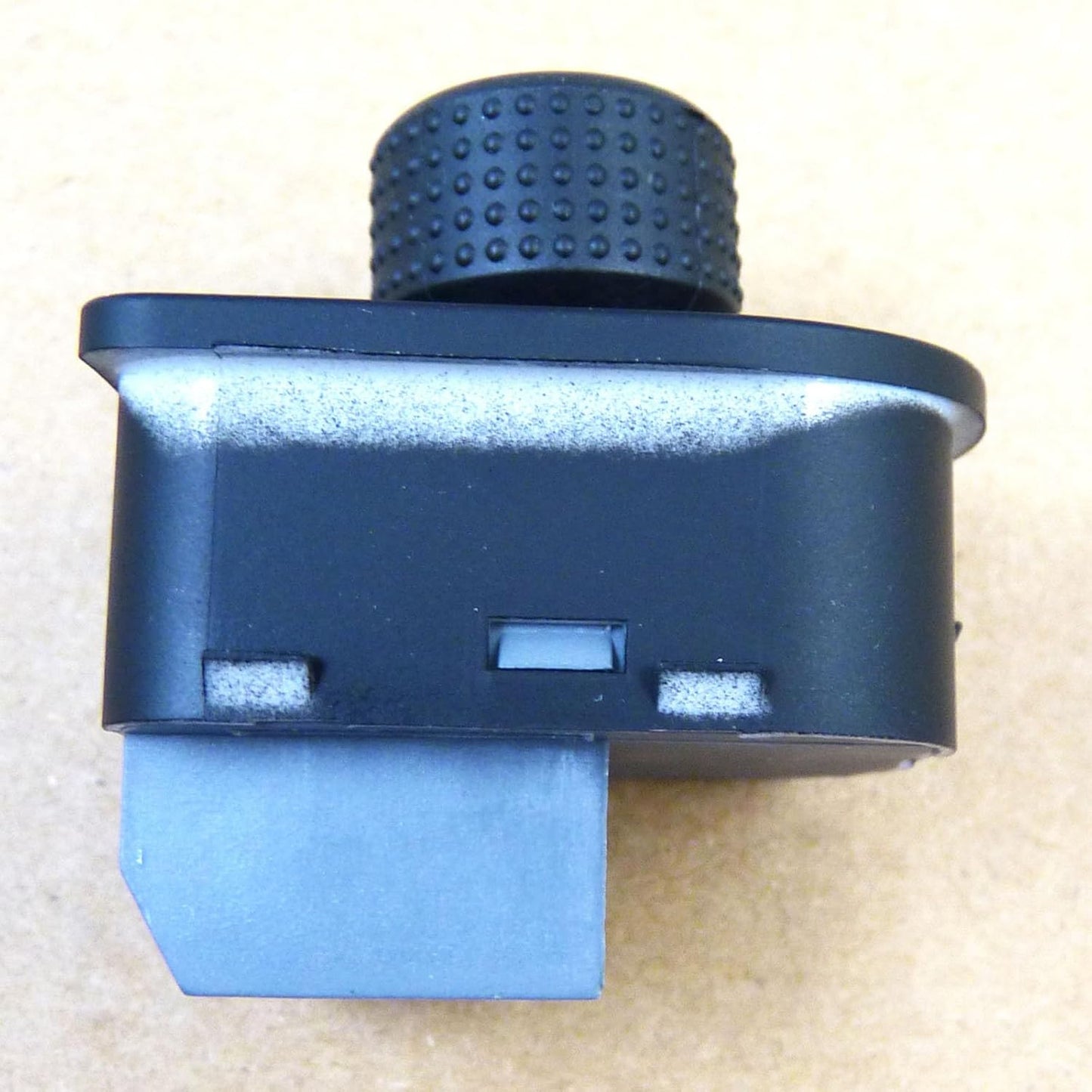 ya 4 8.8.2 The Eletric Mirror Control Switch is heatable and Suitable for Skoda Octavia 96-2010 1U1959565L