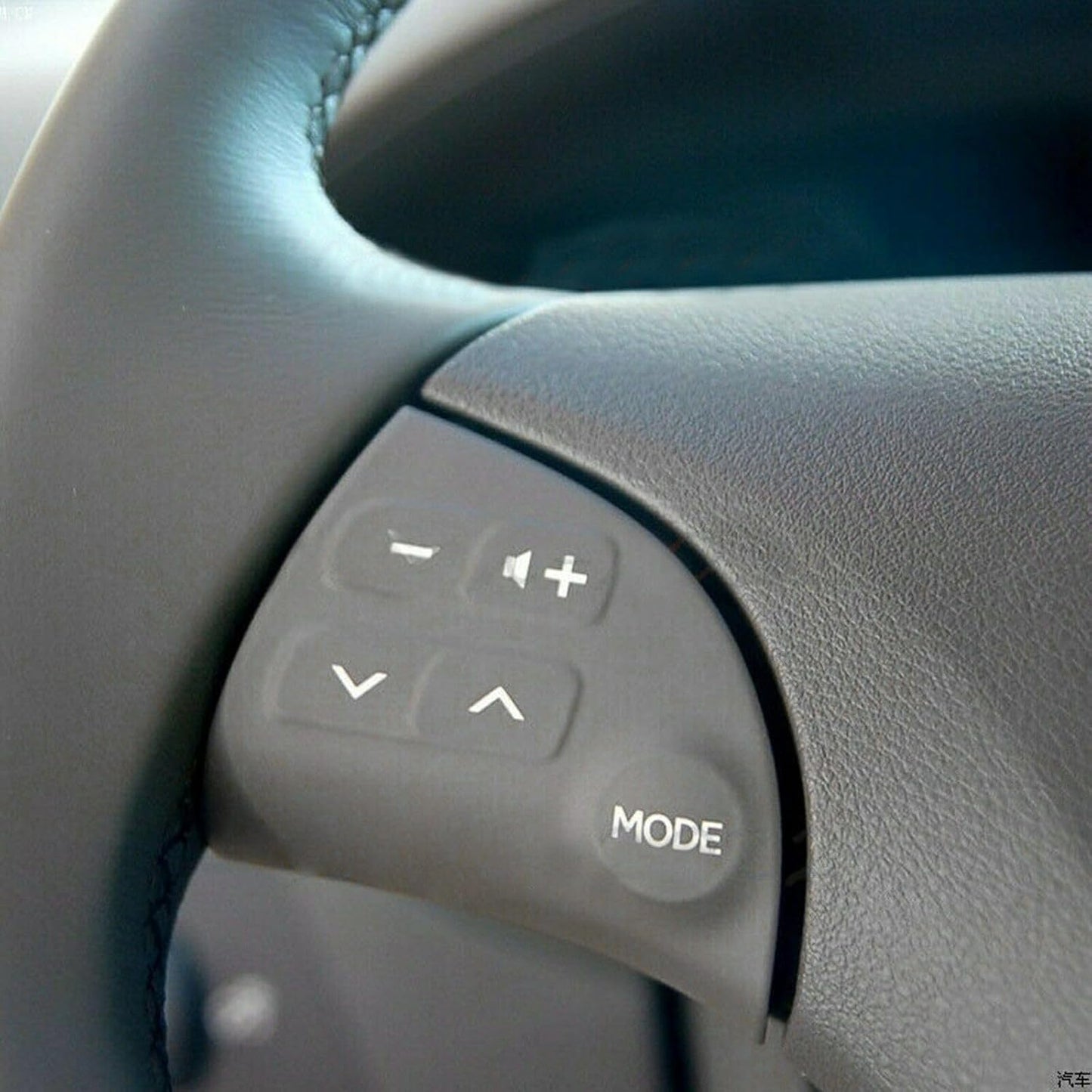 ya 5 8.10 Suitable for Lexus ES350 2006-12 Steering Wheel Control Button Protective Cover 84250-33190-C0