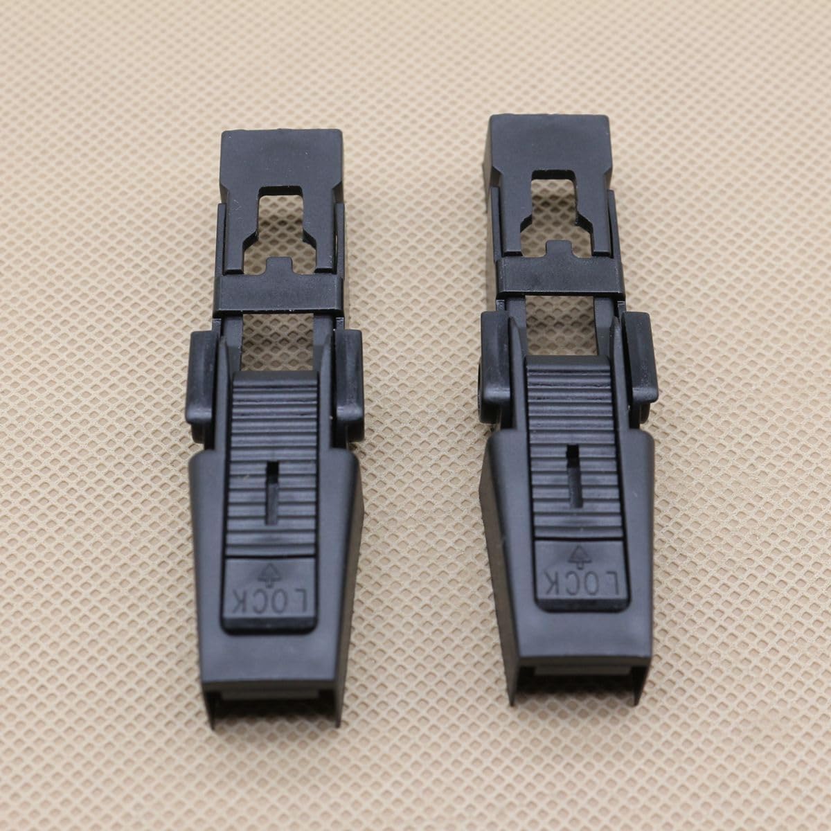 ya 28 10.13 zhengce 2-pack front win for DS hield wiper blade holder DKW100020 for Land Rover