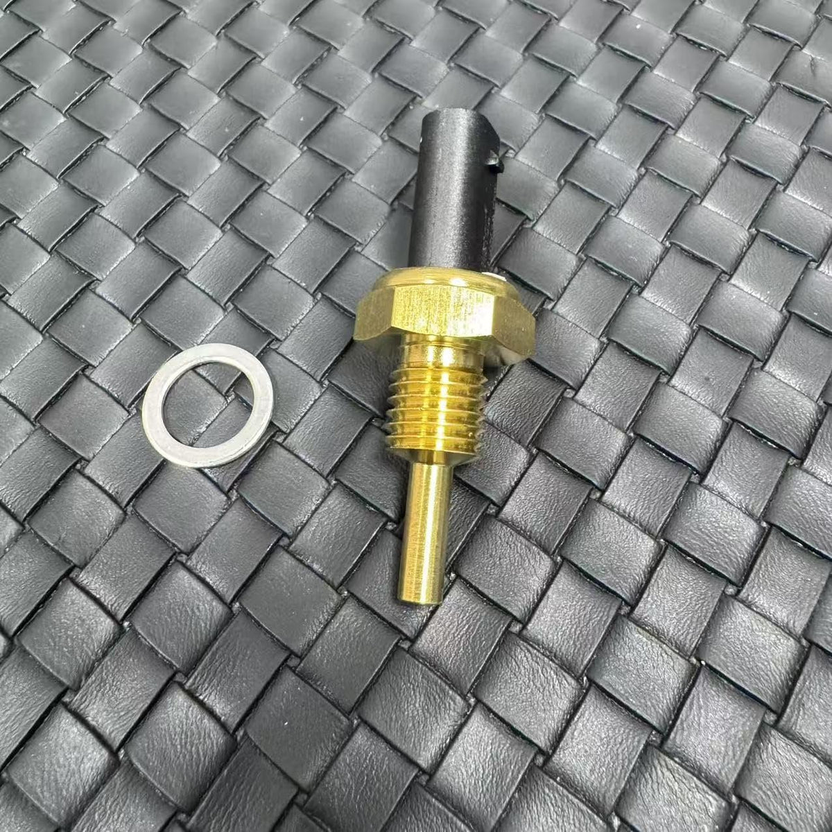 ya 11 9.14 baidi68224451AA Engine Coolant Temperature Sensor for Jeep 2018-2024