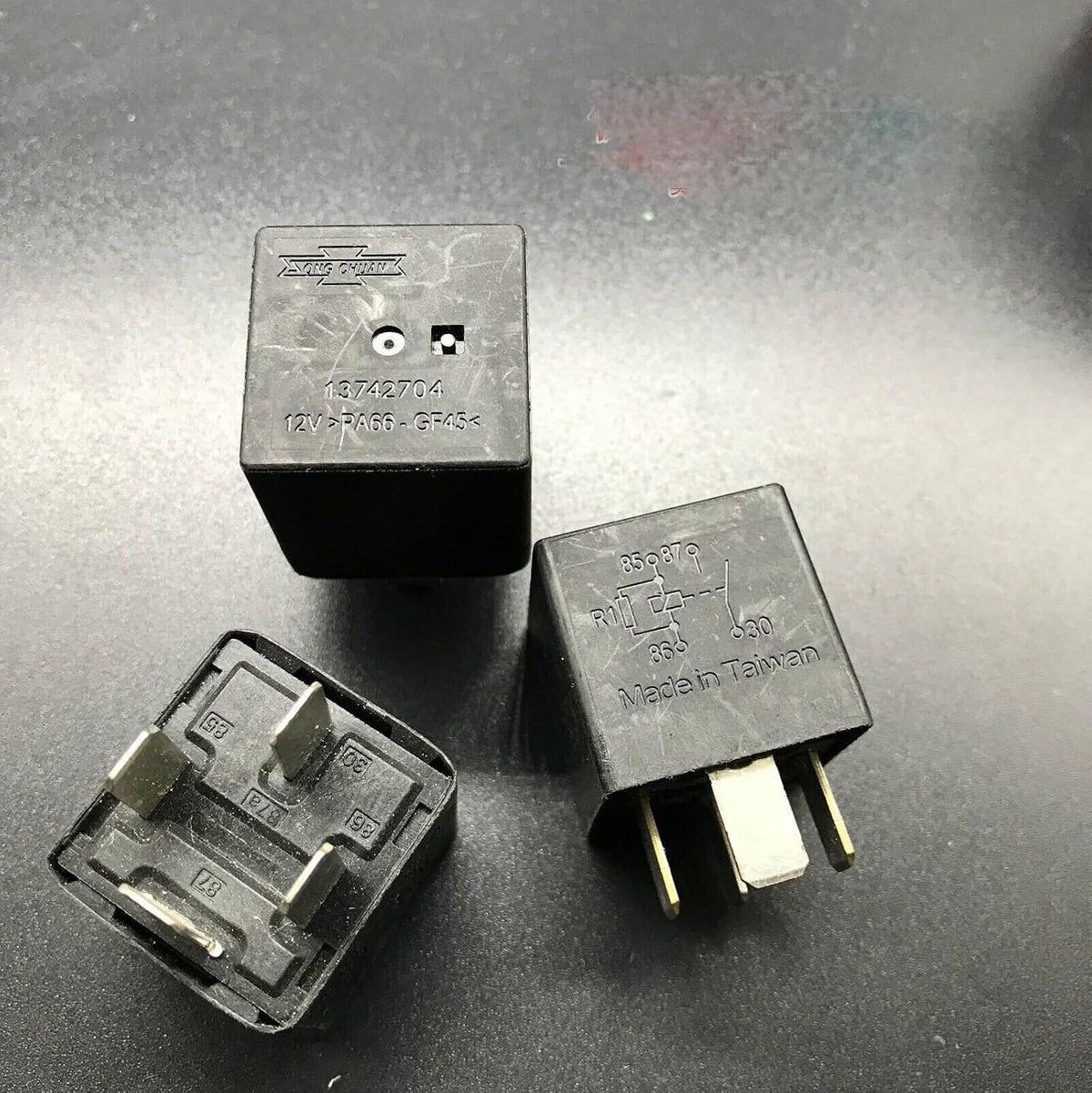 ya 16 10.20 baidi 2pcs New Matsukawa Relay 13742704 4pin #W7*-