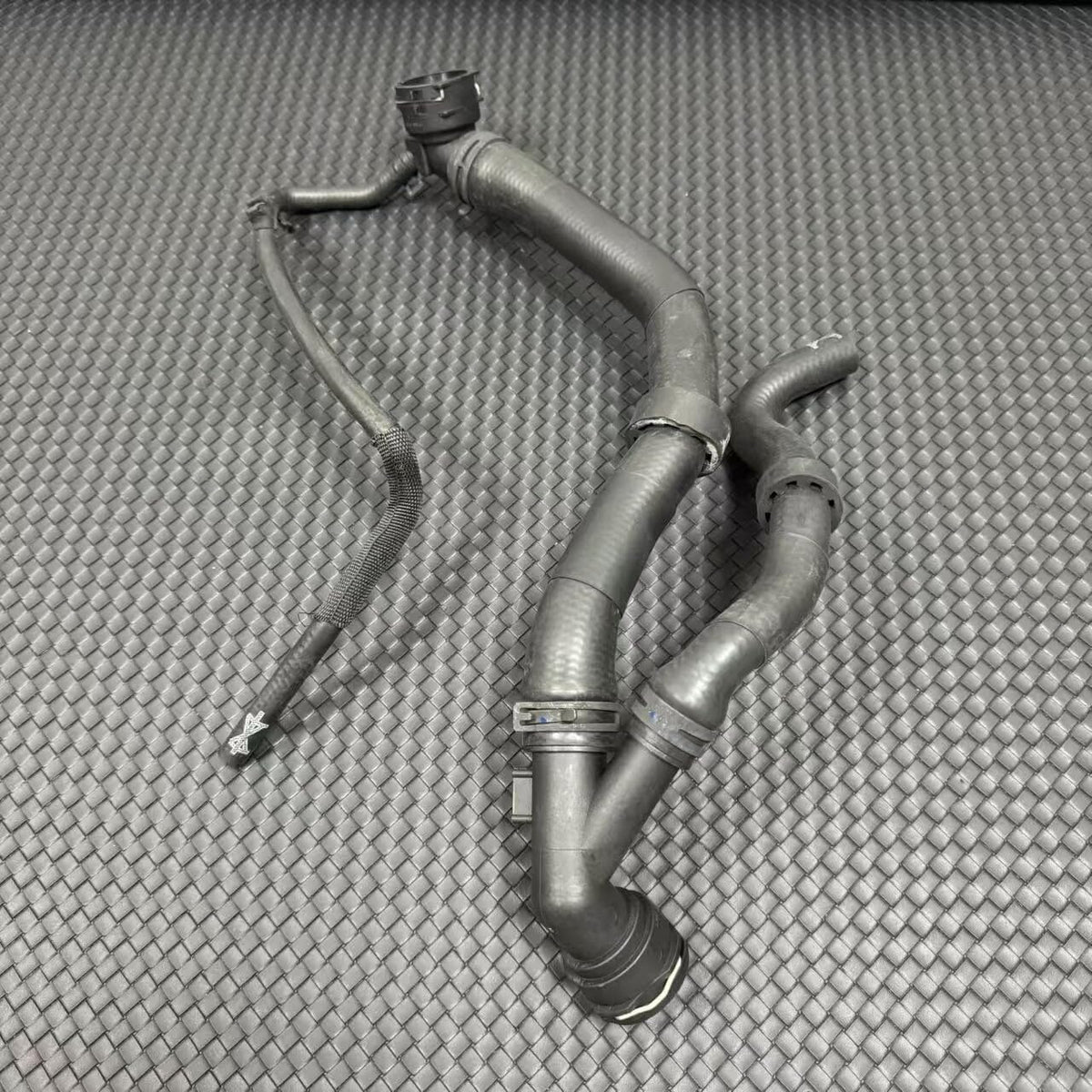 ya 11 9.14 baidi5Q0122101EA Radiator Coolant Hose for VW for Golf GTI for Audi TT