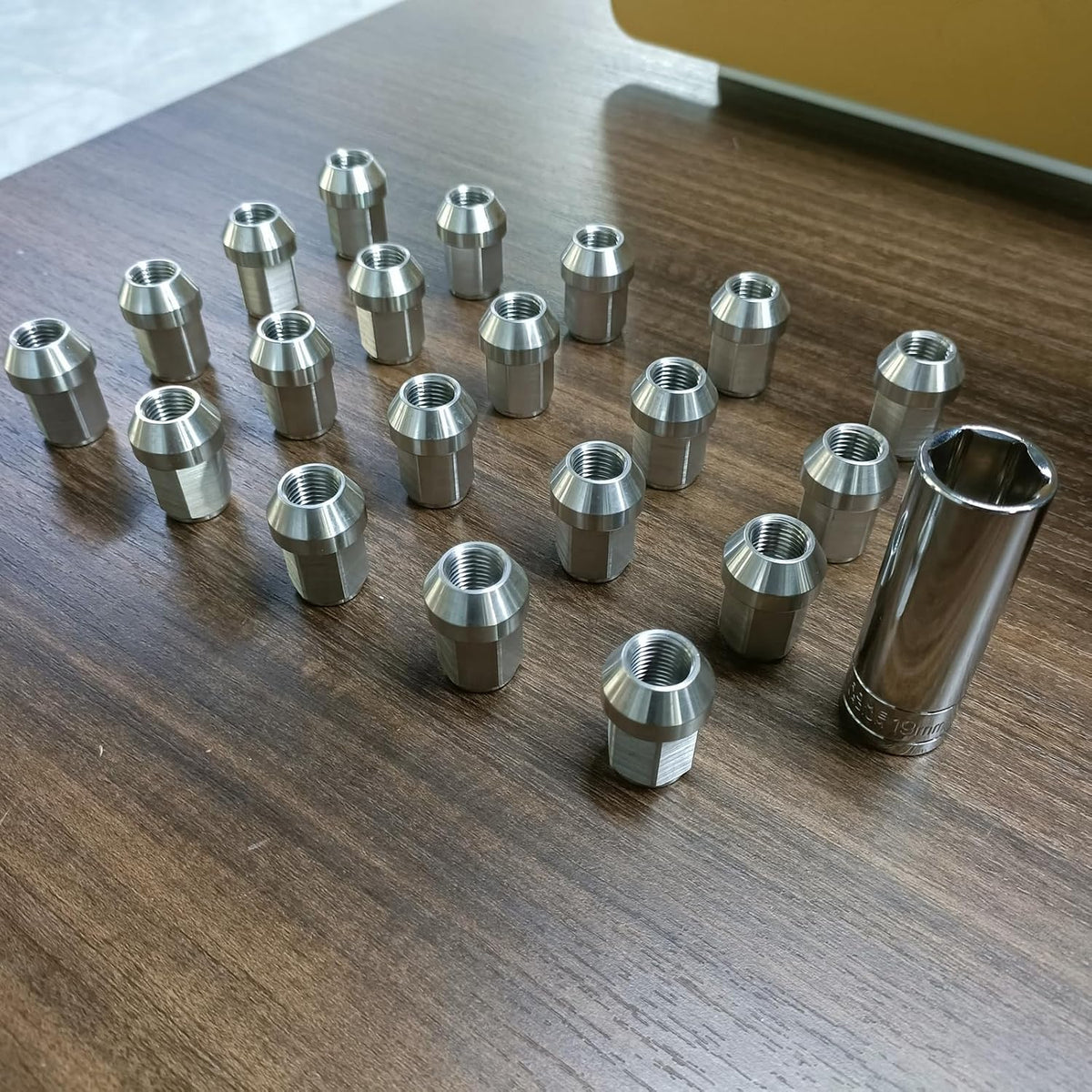 ya 10 9.16 baidi 20Pcs M14x1.5 Lug Nuts Wheel Nuts Lug Nuts 19mm Hex 35mm Tall Stainless Steel