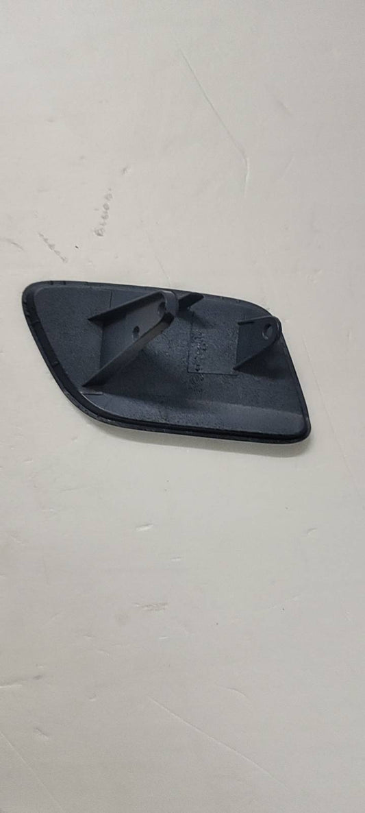 ya 10 5.28.3 Front Bumper Headlight Washer Nozzle Cover Cap 20874809