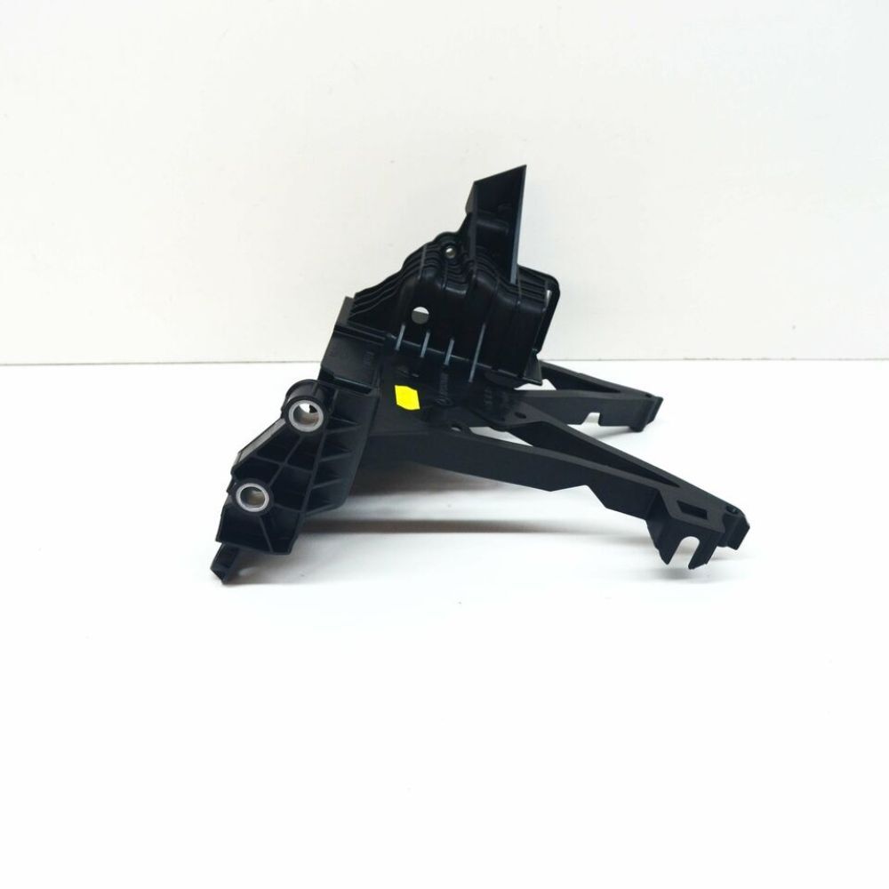 ya 27 7.20 Front support for MERCEDES E W213 16 - 2136206400 Brand New
