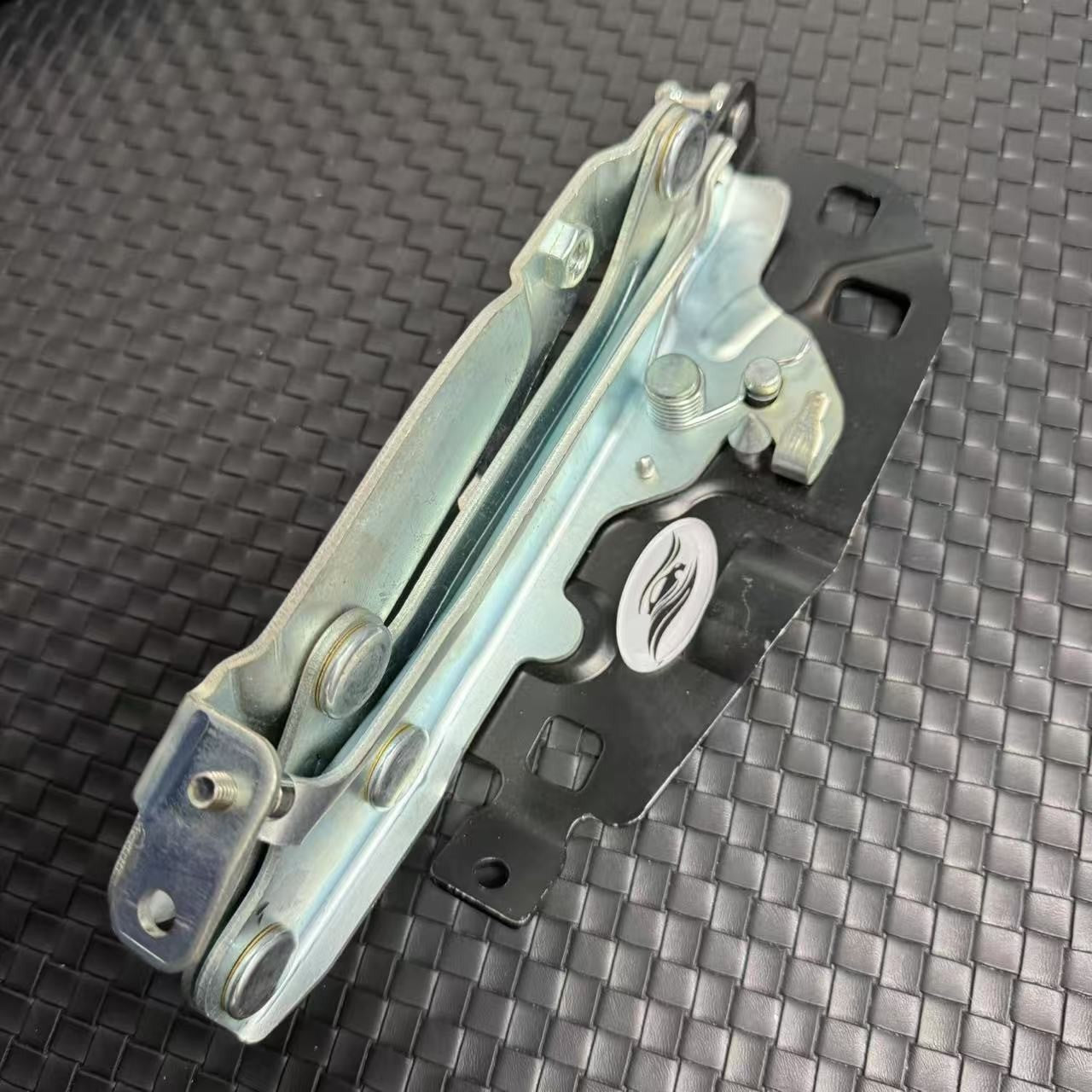 ya 5 8.7 General LaCrosse 17-19 Range Hood Hinges