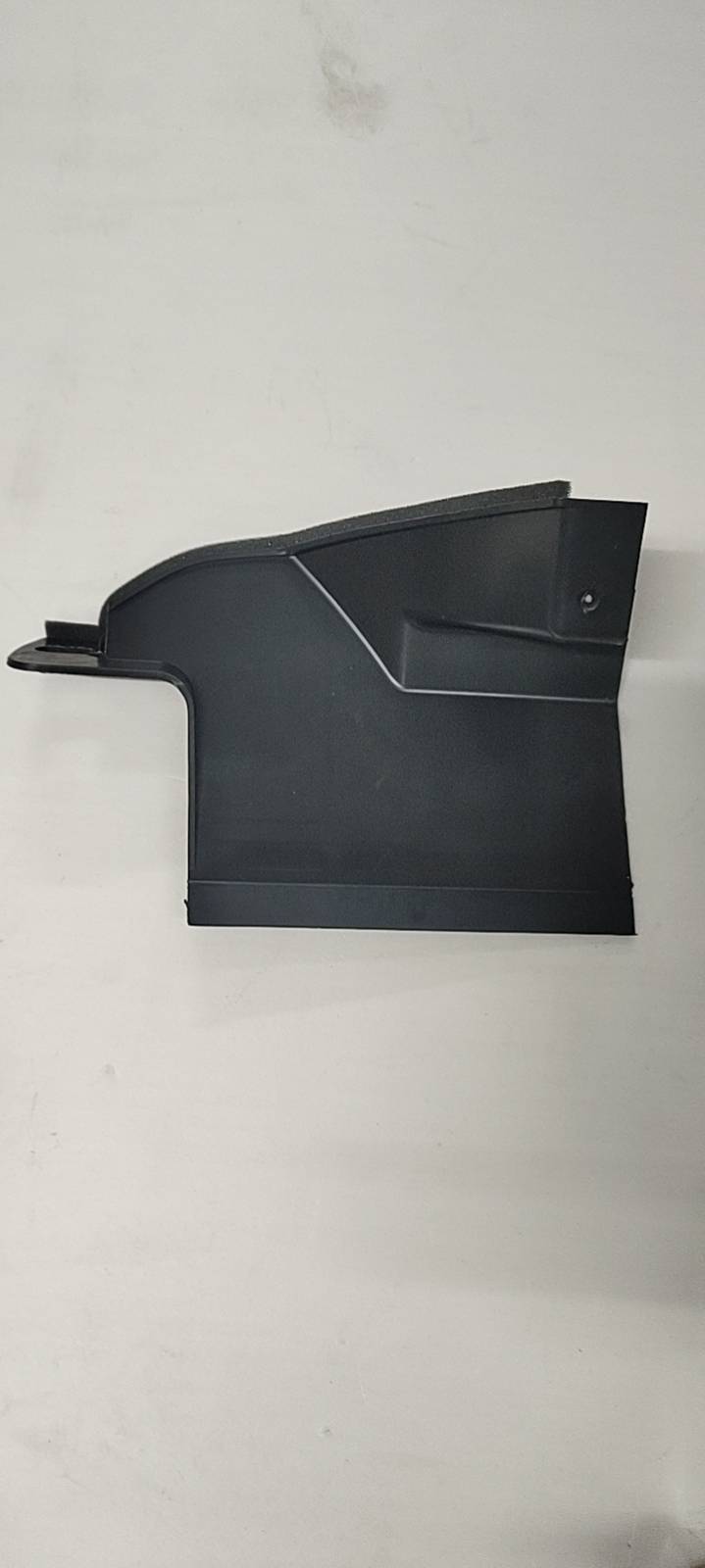 ya 5 8.7 Radiator Air Side Deflector for Buick 26264995