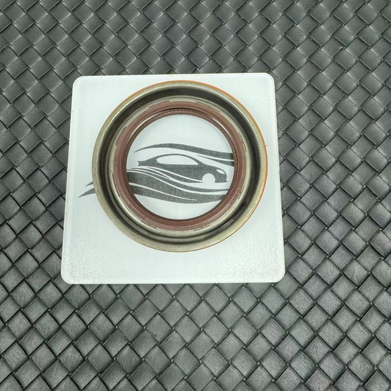 ya 2 7.16 Shaft Seal for Ford 7T4P-7F401-AD