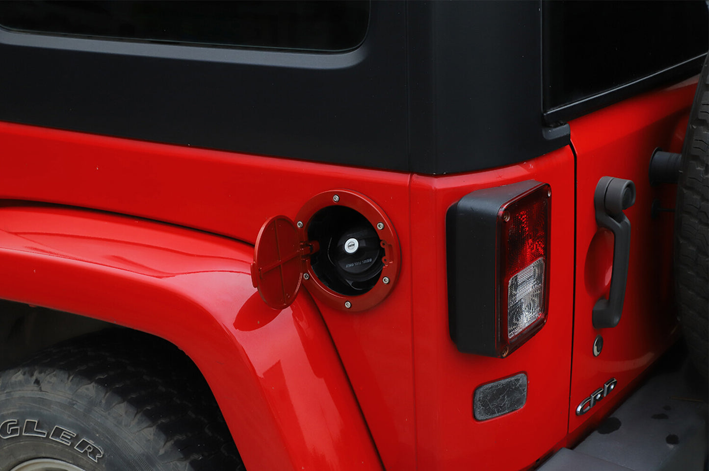 ya 11 6.8 for Jeep for Wrangler JK JKU 2007-2017 Gas Cap Cover Fuel Filler Door Fuel Tank Red