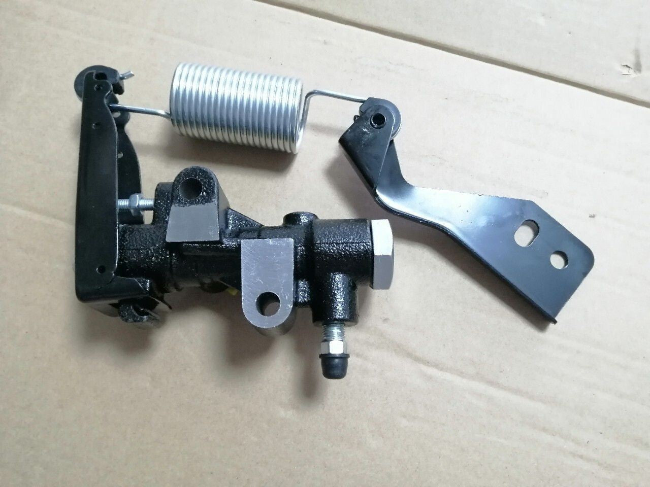 ya 1 8.5.3 brake load sensing valve assembly 46400-56G04 for 93-97 D21