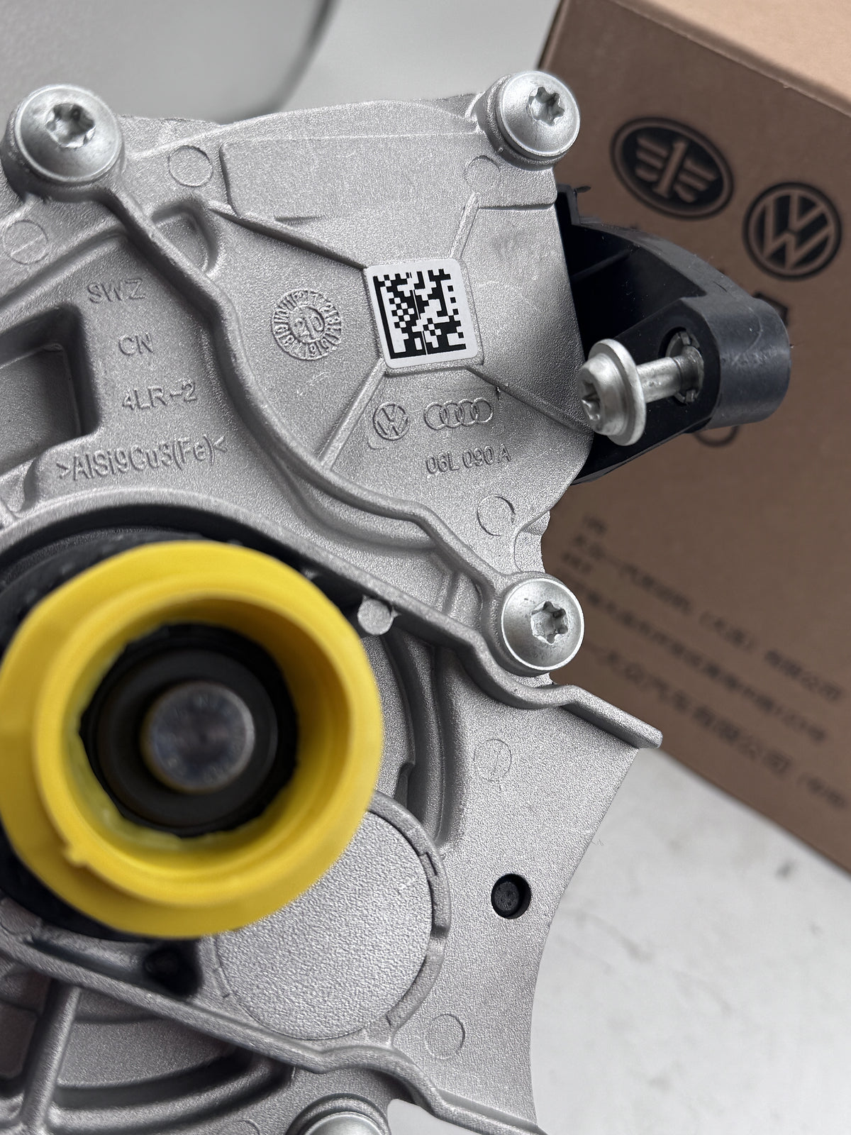 ya 9 6.4 OE Water Pump With Thermostat 06K121111M for VW for JETTA Beetle for Passat 1.8T 2.0T