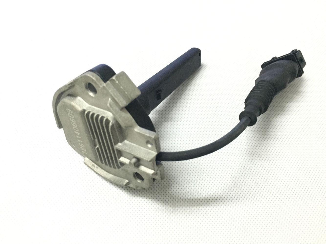 ya 1 8.5.2 Engine Oil Level Sensor with O-ring for E36 E38 E39 730i 740i 750i 540i 535i