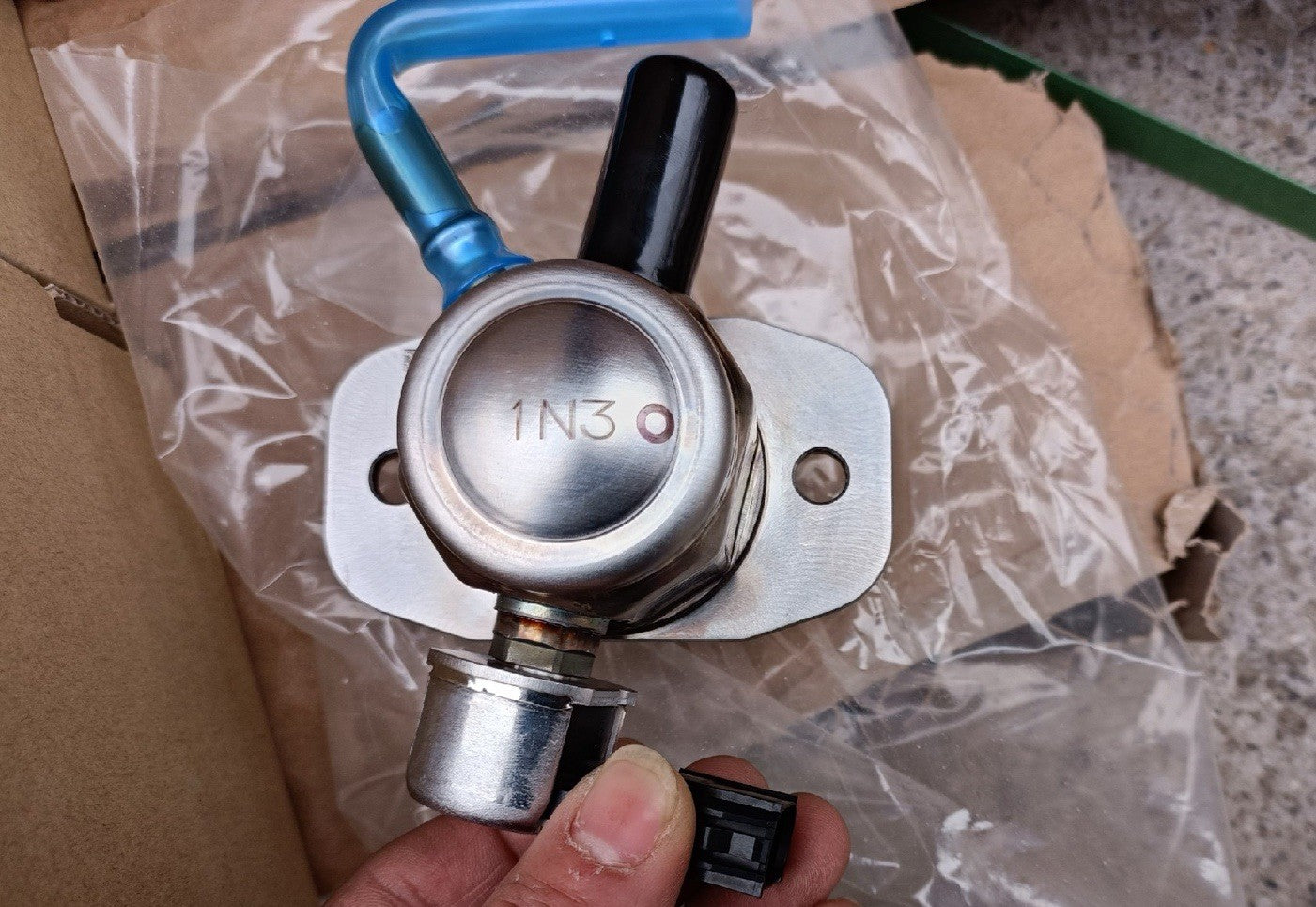 ya 27 7.2 23101-47020 / 23101-47090 Fuel Pump Fit Auris C-HR for Corolla Levin 1.2T