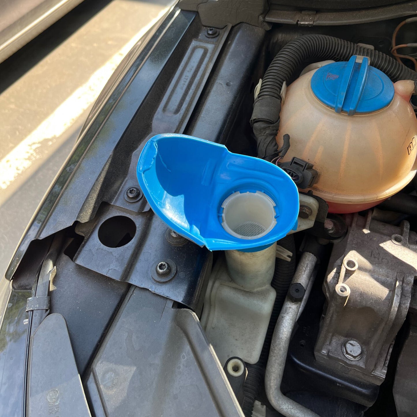 ya 5 8.7 Wiper Washer Fluid Reservoir Tank Bottle Cap Lid Funnel Cover for VW Polo for Golf