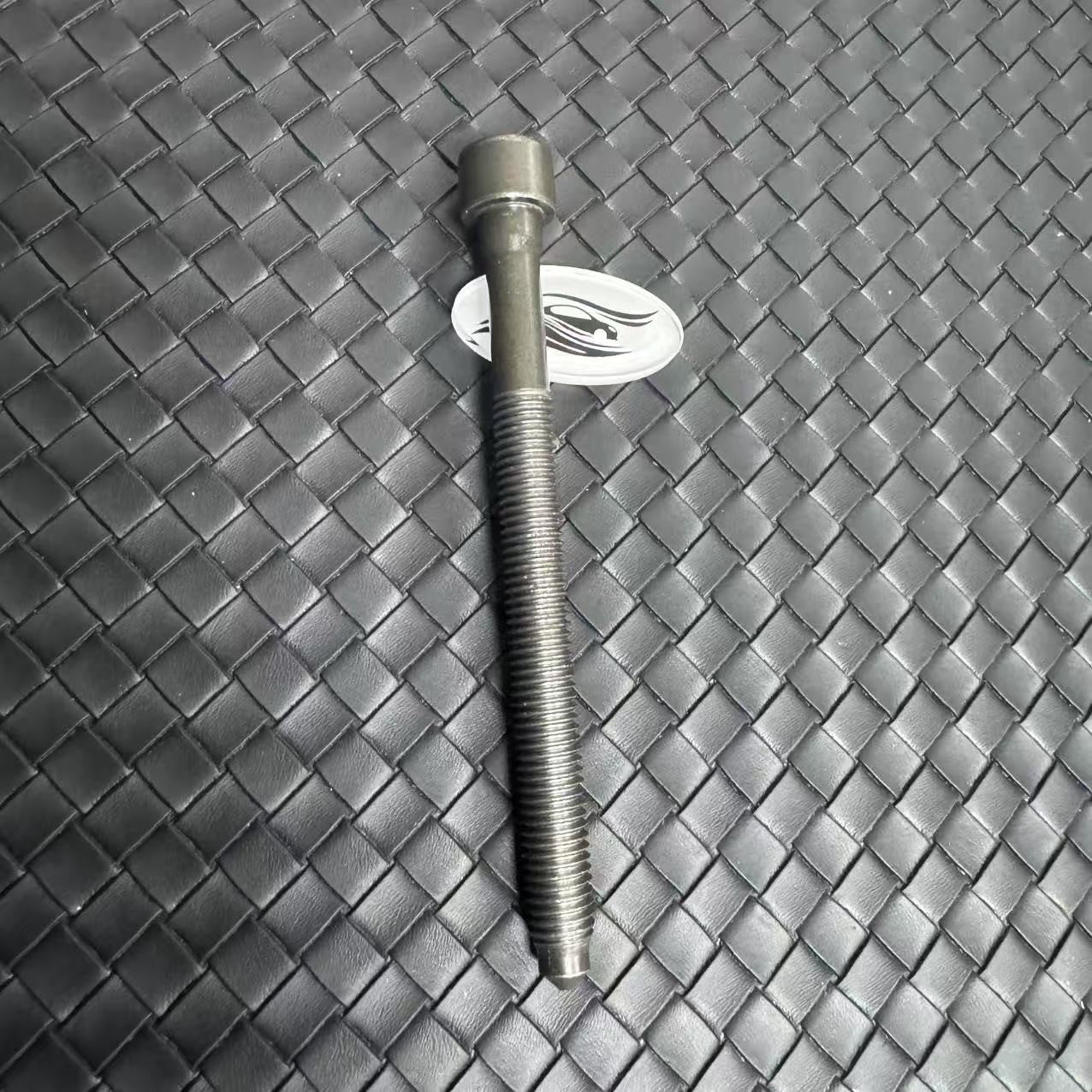 ya 5 8.7 06D103385D Cylinder head bolts are suitable for Audi A3 A4 A5 and A6. (08-16-)