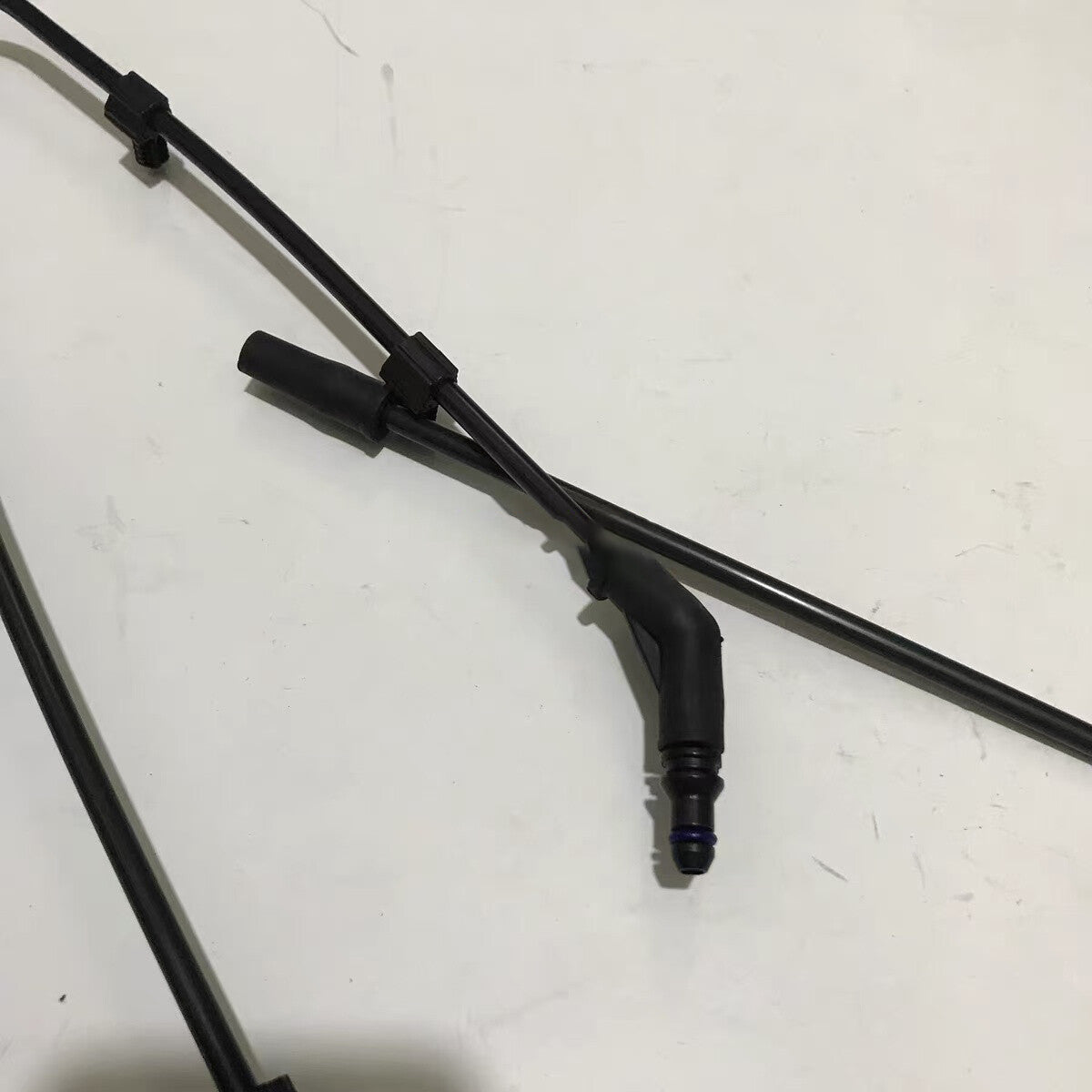 ya 5 8.7 Applicable to for Jeep Cherokee front hood wiper spray hose