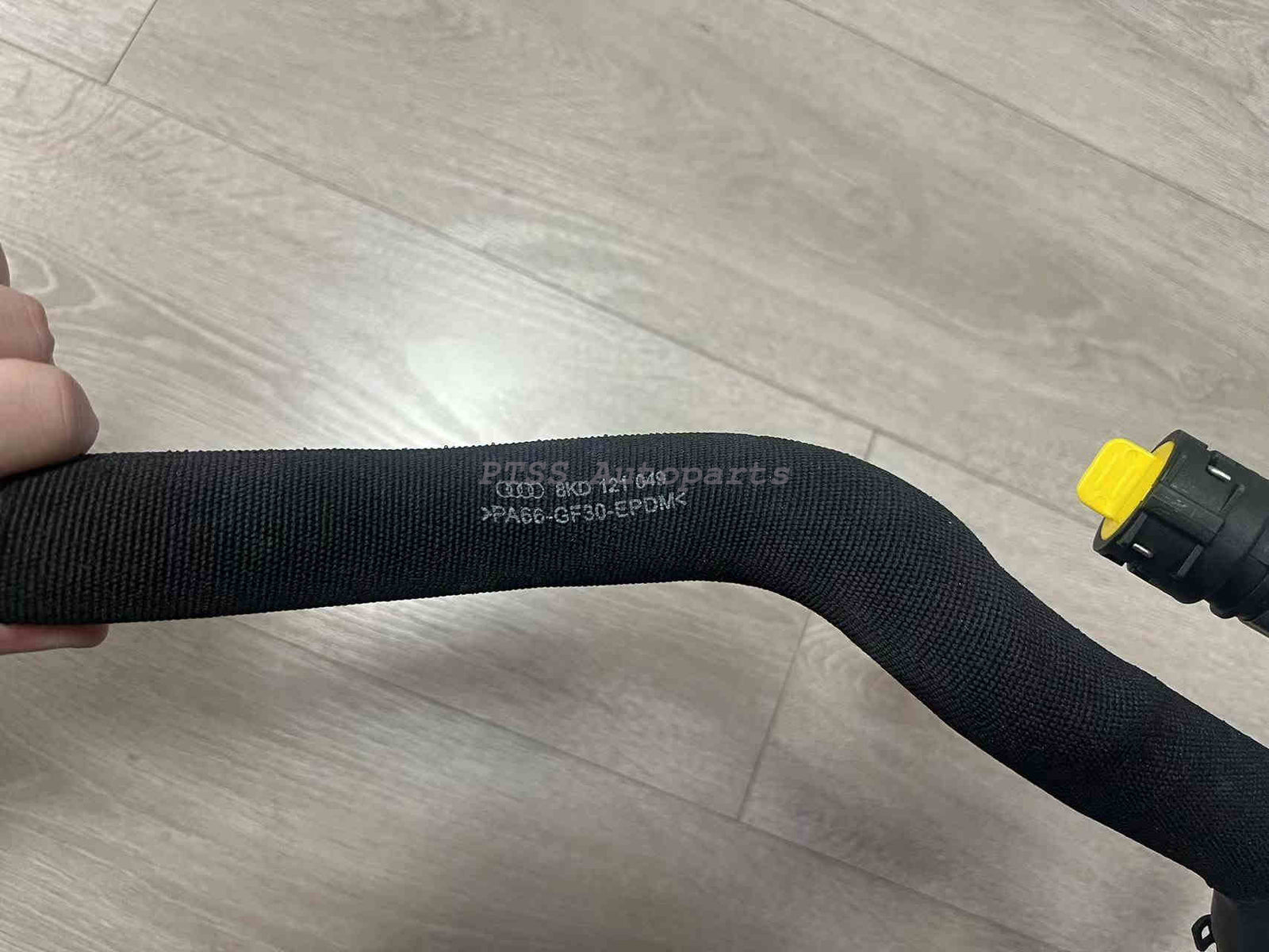 ya 3 6.25 8K0121049 OE Coolant Pipe Assembly for Audi A4 A5 CAEA CAEB CDNB CDNC 2.0L