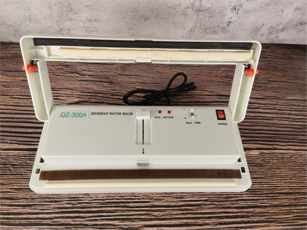 ya 14 Small Smooth Bag Vacuum Packaging Machine Food Preservation Vacuum Seal DZ-300A