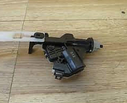 ya 1 6.30 for Toyota OE Fuel Filler Door Lock Actuator 77030-08010 for 2021-2024 for SIENNA