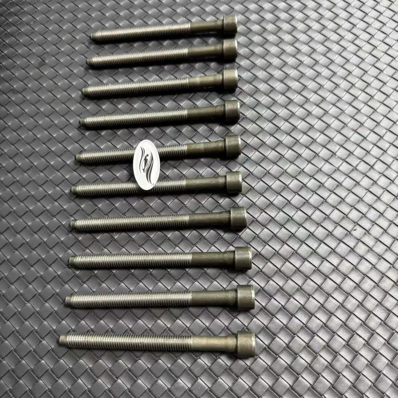 ya 5 8.7 06D103385D Cylinder head bolts are suitable for Audi A3 A4 A5 and A6. (08-16-)