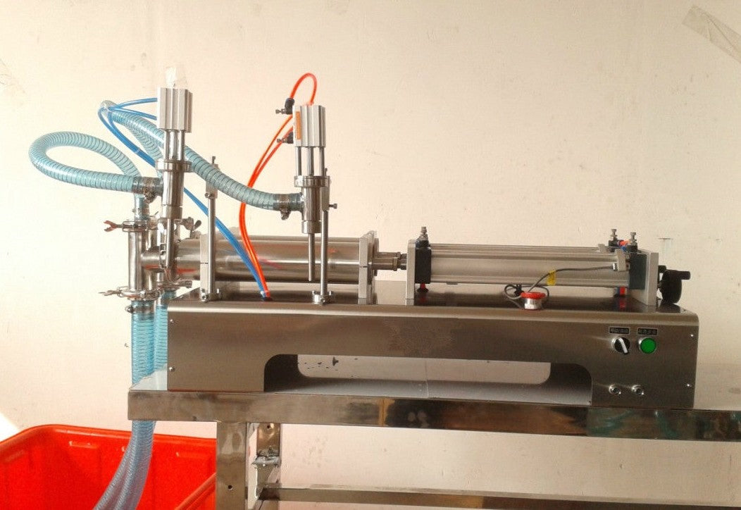 Two nozzles pneumatic liquid filling machine 10-110ml for liquid juice filler
