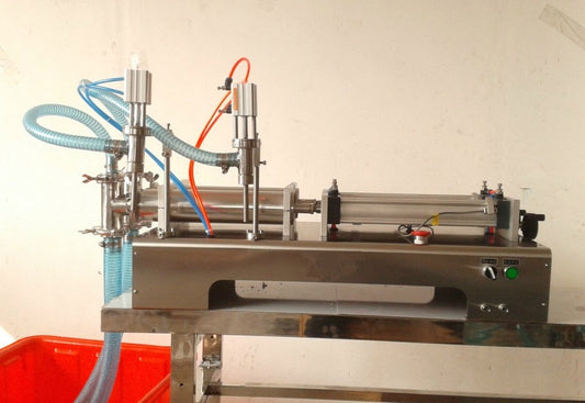 Two nozzles pneumatic liquid filling machine 10-110ml for liquid juice filler