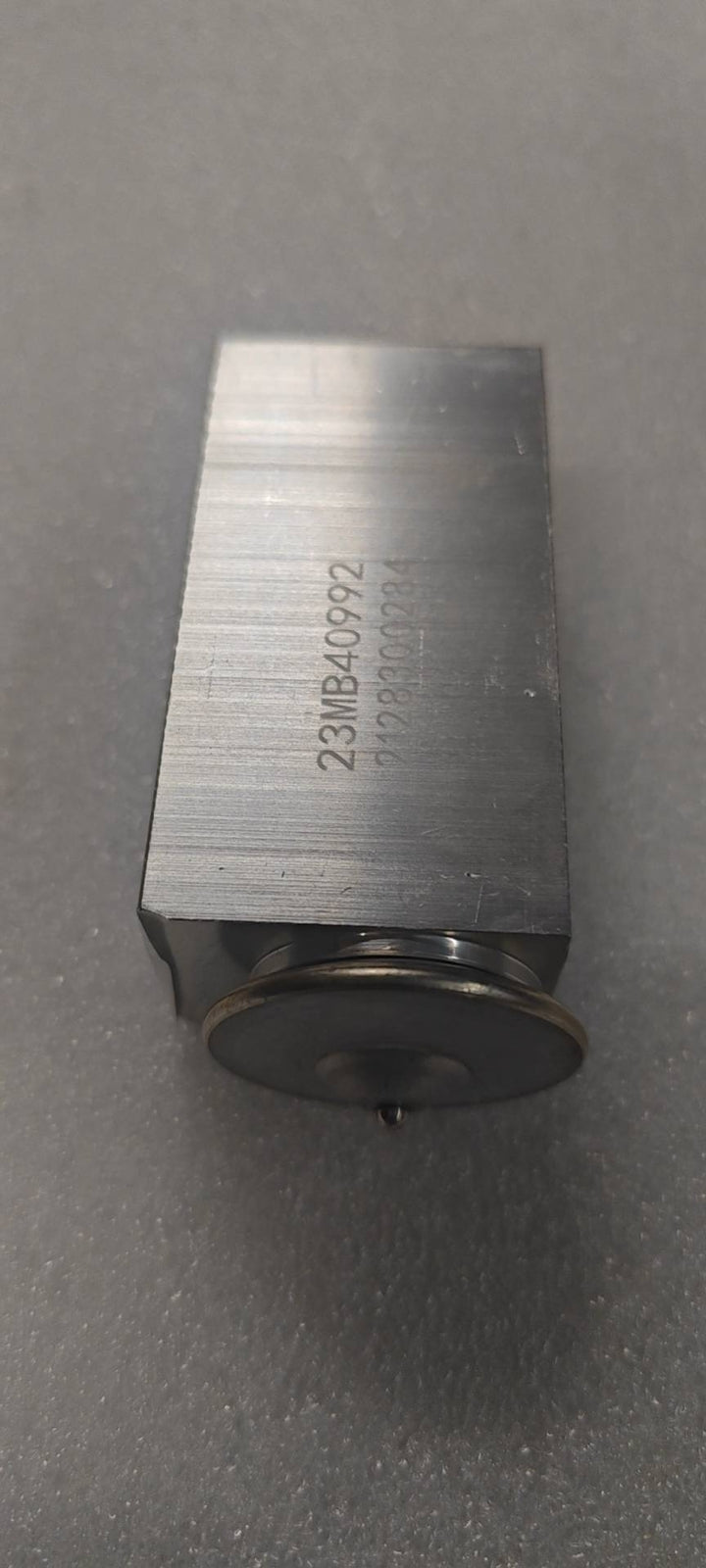 ya 5 8.7 A/C Expansion Valve V30770026 2128300284 for Mercedes MB