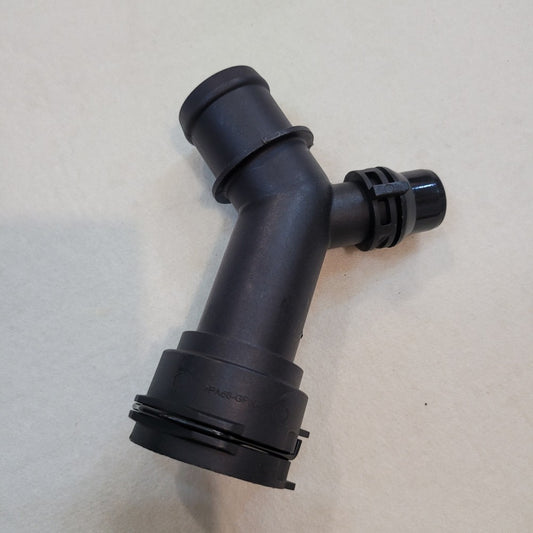ya 11 6.8 Radiator Coolant Hose Pipe for Audi A4 A5 B9 15-19
