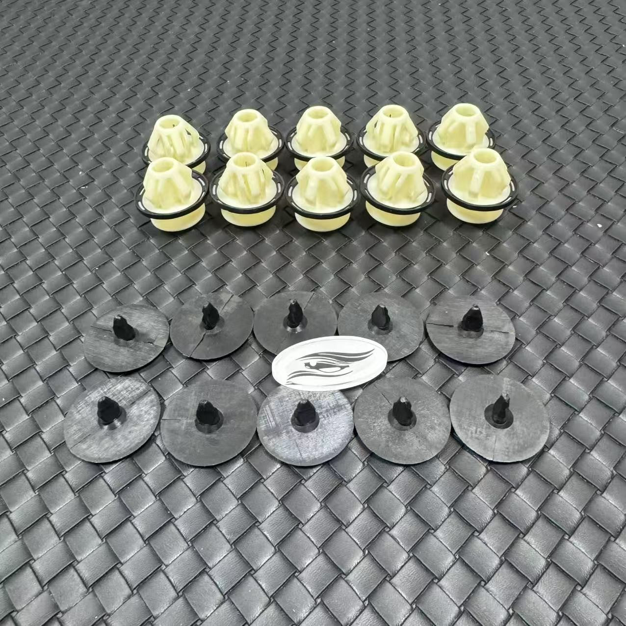 ya 1 7.1 98150459700 Door Sill Panel Clip for Porsche 911 718 Cay for MAN