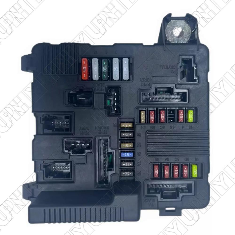 ya 6 6.13 8200306032 Replacement Engine Fuse Box Module for Renault Megane II Scenic II