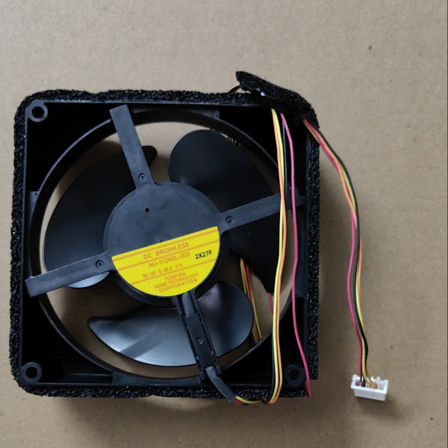 ya 26 Cooling Fan AU-11240L-303 DC 12V 0.06A 4-wire Plug for Reigerator