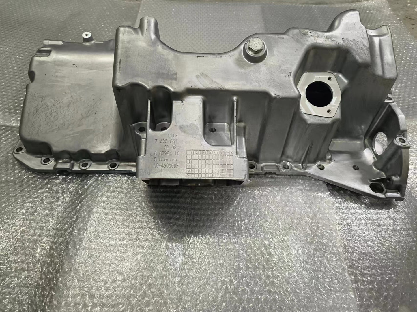 ya 12 5.21 New engine oil pan suitable for BMW F15 G05 X5 2014-2018 F16 X6 2015-2019 L6 3.0L